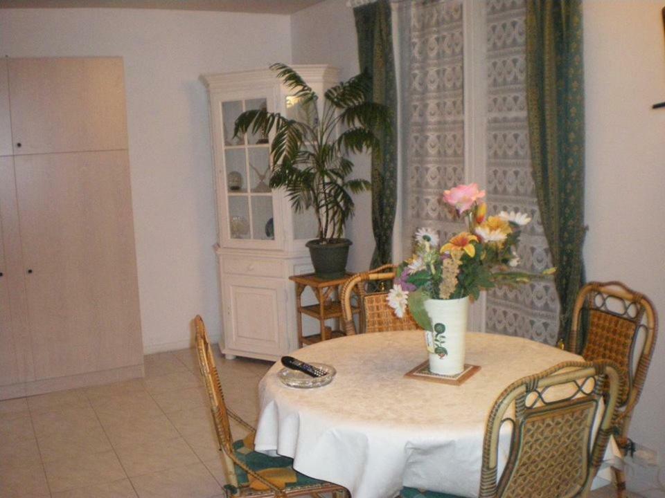 オンフルールLes Fontaines Saint Leonardアパートメント エクステリア 写真